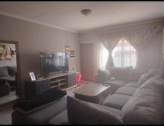 3 BEDROOM HOUSE FOR SALE IN IVY PARK